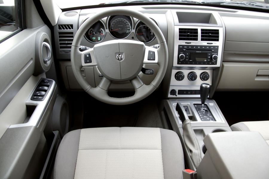  Dodge Nitro 2007 года  (фото 85 из 152)